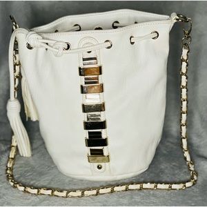 White bucket bag